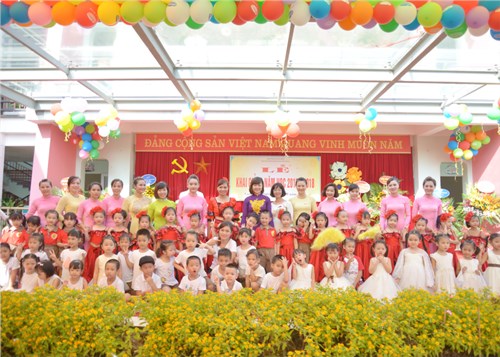 Lễ khai giảng năm học 2017- 2018 của trường Mầm non đô thị Việt Hưng
